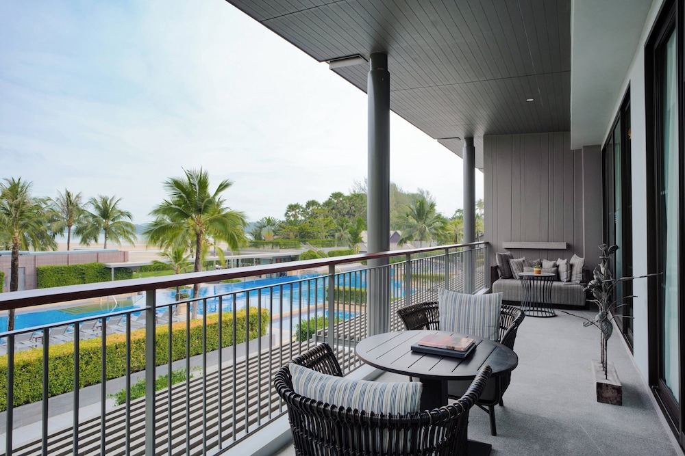Phuket Marriott Resort and Spa, Nai Yang Beach — Swimming pool in Sa Khu, Phuket Province