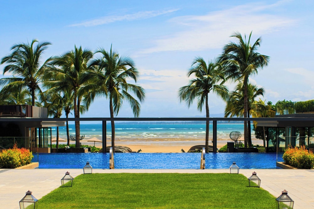 Phuket Marriott Resort and Spa, Nai Yang Beach — Swimming pool in Sa Khu, Phuket Province