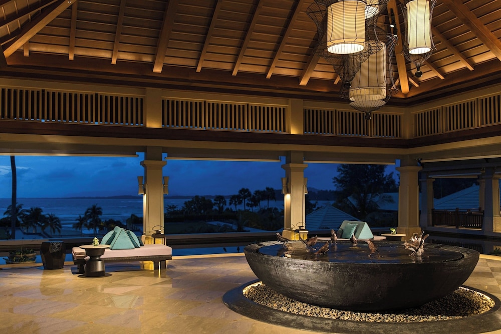 Phuket Marriott Resort and Spa, Nai Yang Beach — Hotel building in Sa Khu, Phuket Province