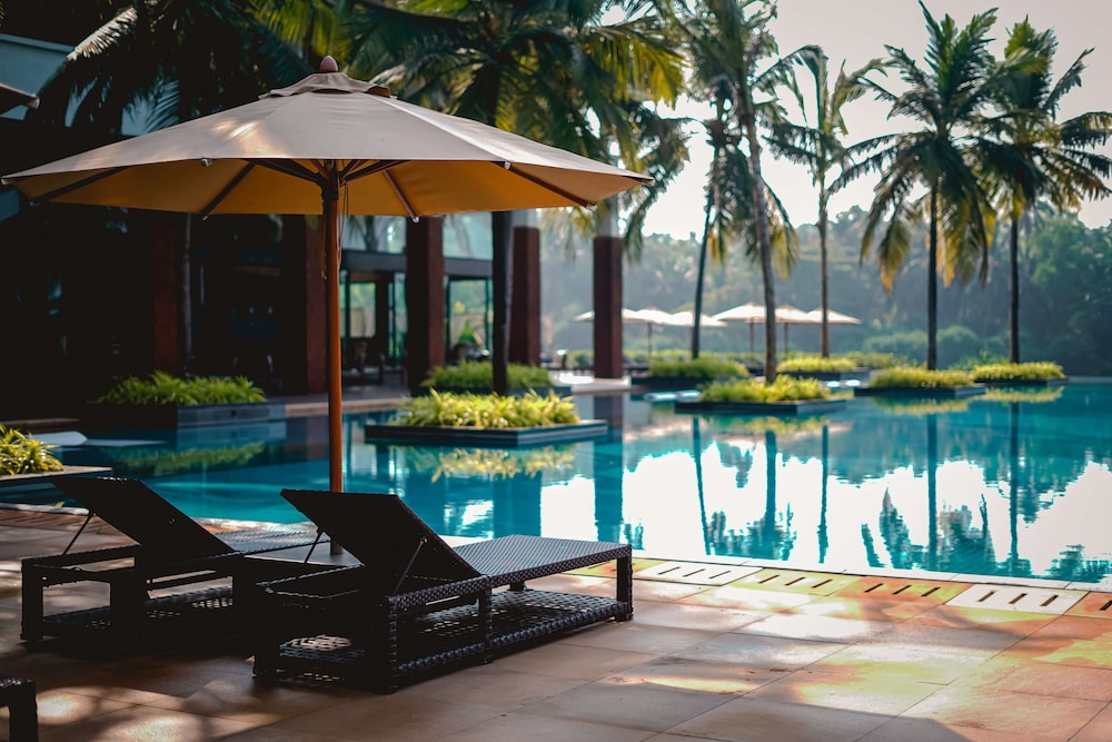 Alila Diwa Goa - A Hyatt Brand — Swimming pool in Betalbatim, Goa