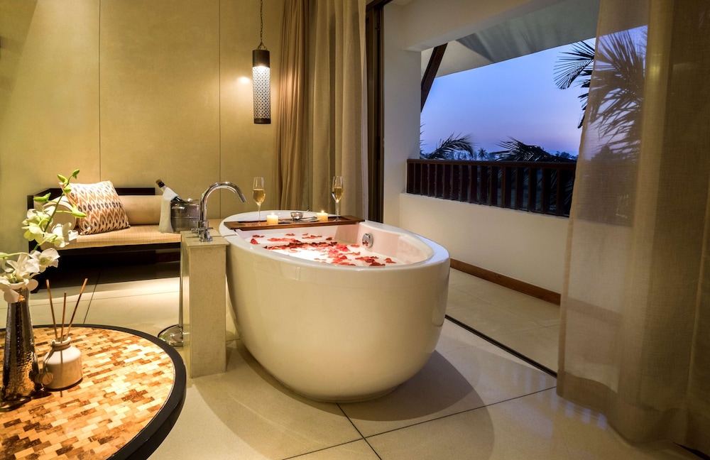 Alila Diwa Goa - A Hyatt Brand — Hotel rooms in Betalbatim, Goa