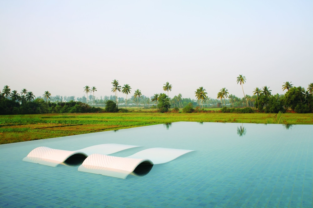 Alila Diwa Goa - A Hyatt Brand — Swimming pool in Betalbatim, Goa