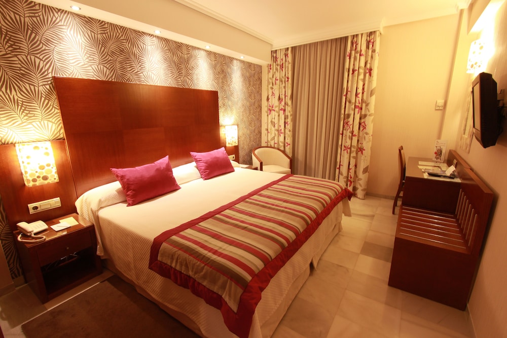 Hotel Balcón de Europa — Hotel rooms in Nerja, Andalusia