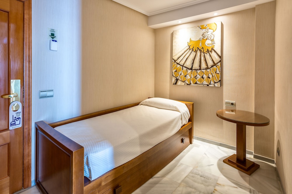 Hotel Balcón de Europa — Hotel rooms in Nerja, Andalusia