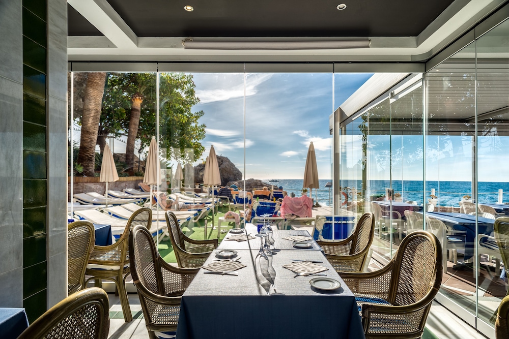 Hotel Balcón de Europa — Restaurant & bars in Nerja, Andalusia