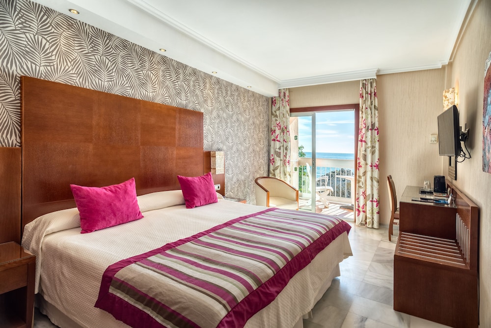 Hotel Balcón de Europa — Hotel rooms in Nerja, Andalusia