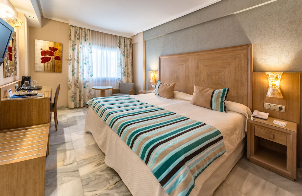 Hotel Balcón de Europa — Hotel rooms in Nerja, Andalusia