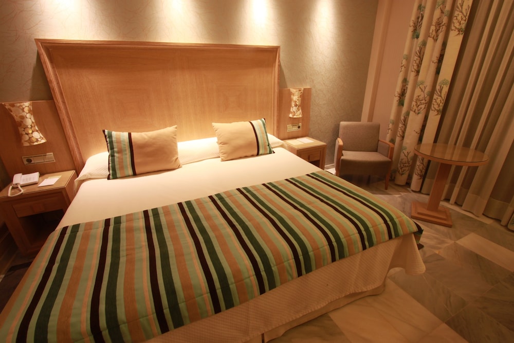 Hotel Balcón de Europa — Hotel rooms in Nerja, Andalusia