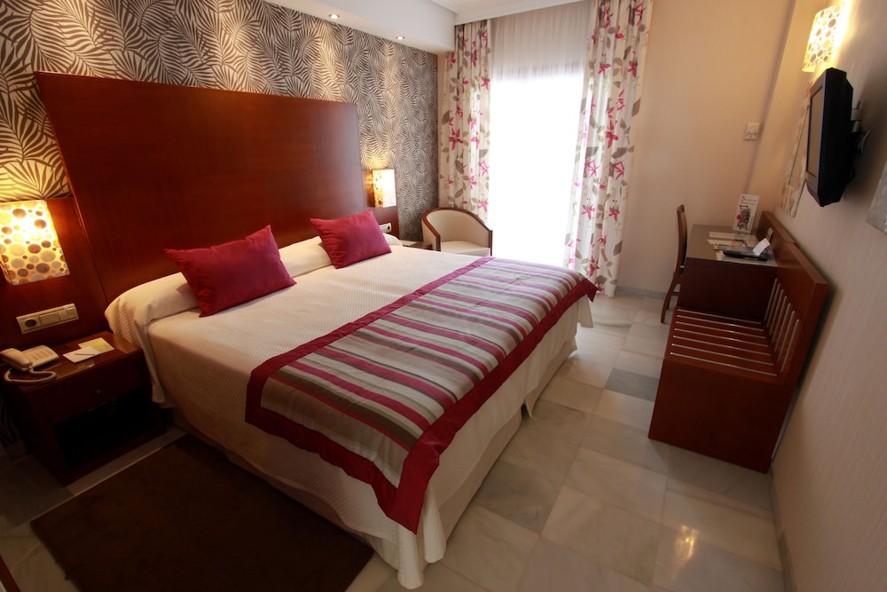 Hotel Balcón de Europa — Hotel rooms in Nerja, Andalusia
