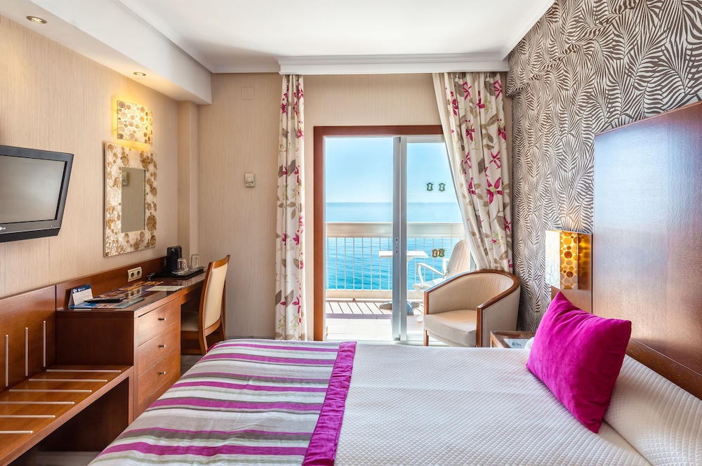 Hotel Balcón de Europa — Hotel rooms in Nerja, Andalusia
