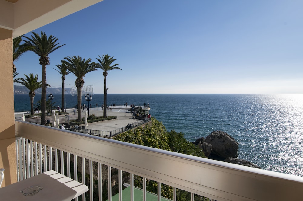 Hotel Balcón de Europa — Hotel rooms in Nerja, Andalusia