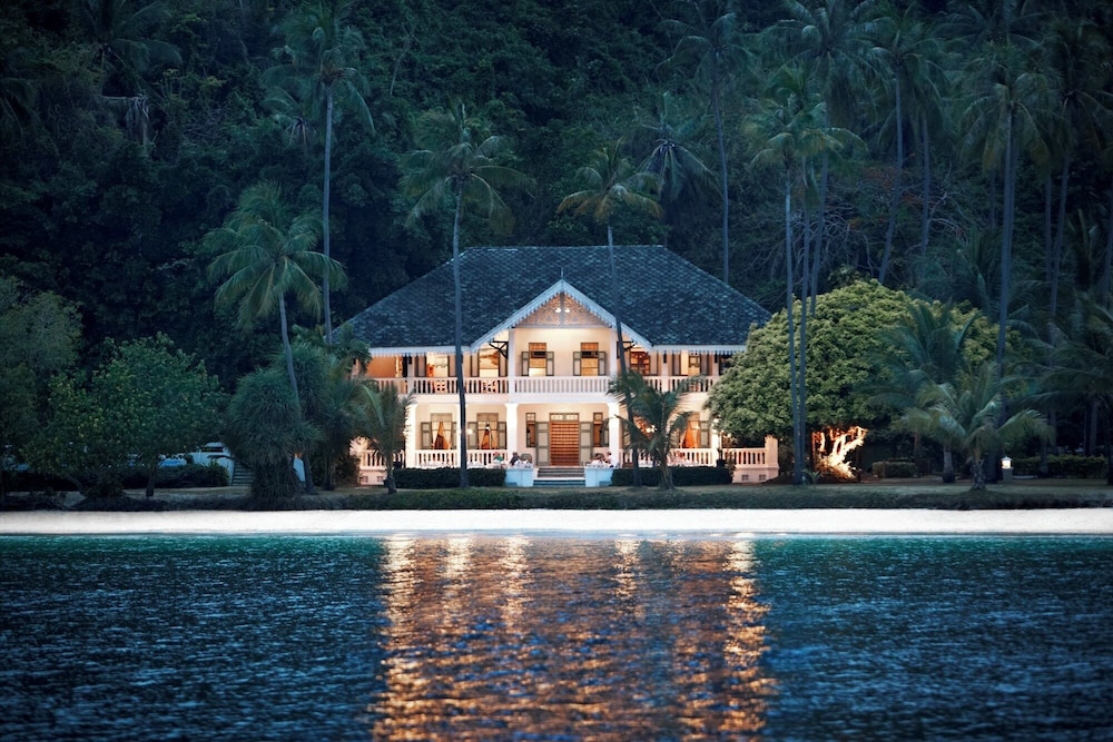 Cape Panwa Hotel — Hotel building in Ko Lon, Phuket Province