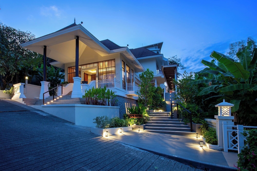 Cape Panwa Hotel — Hotel building in Ko Lon, Phuket Province