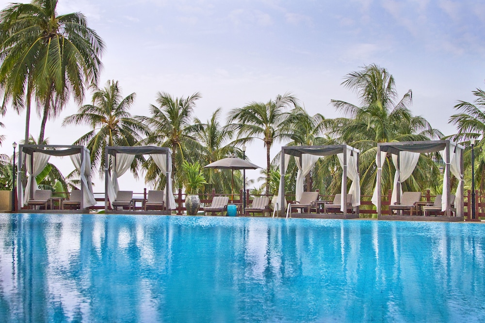 Cape Panwa Hotel — Swimming pool in Ko Lon, Phuket Province