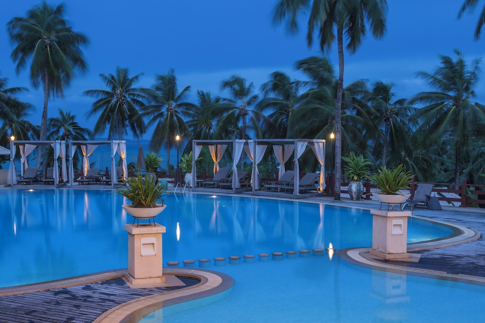 Cape Panwa Hotel — Swimming pool in Ko Lon, Phuket Province