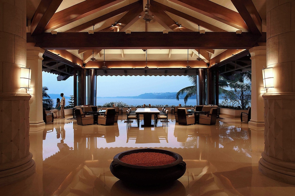 Goa Marriott Resort & Spa — Restaurant & bars in Panaji, Goa