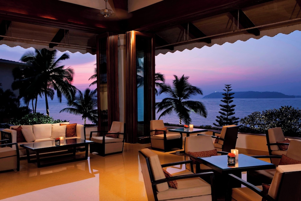 Goa Marriott Resort & Spa — Restaurant & bars in Panaji, Goa
