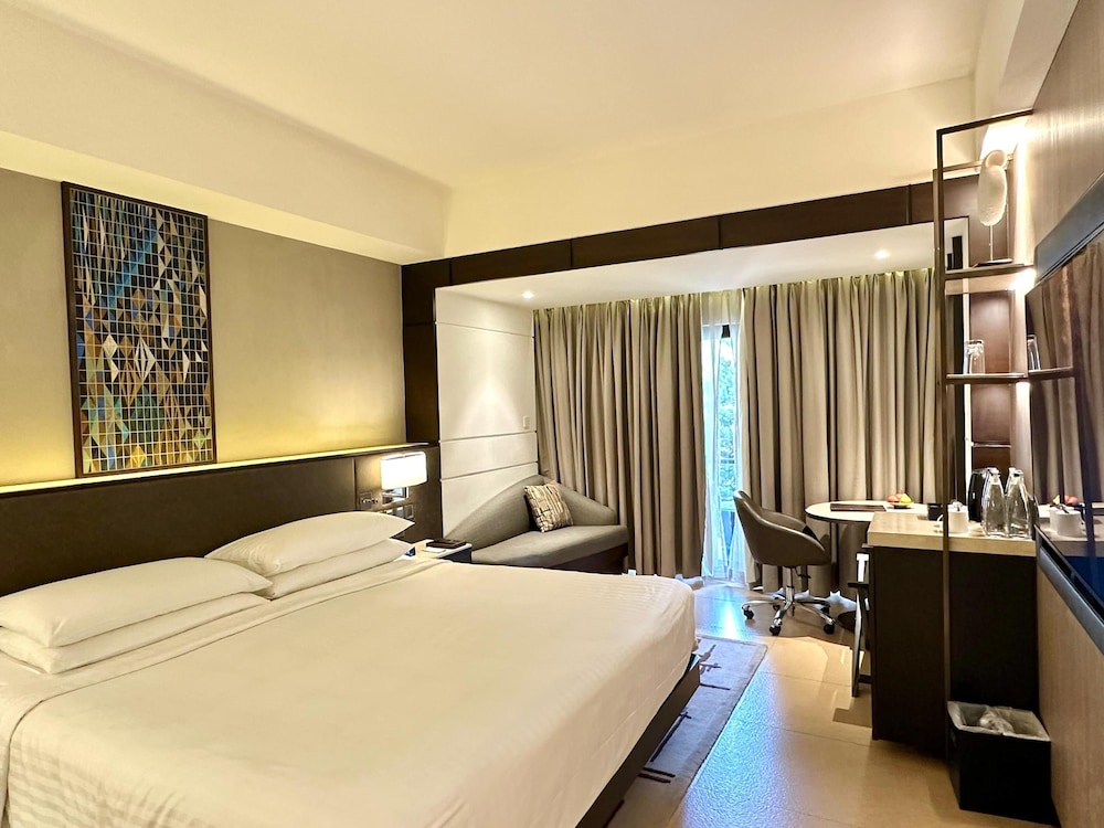 Goa Marriott Resort & Spa — Hotel rooms in Panaji, Goa