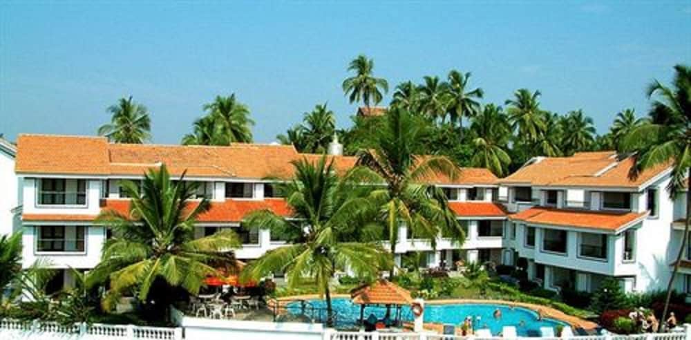 Resort Lagoa Azul — Hotel building in Arpora, Goa