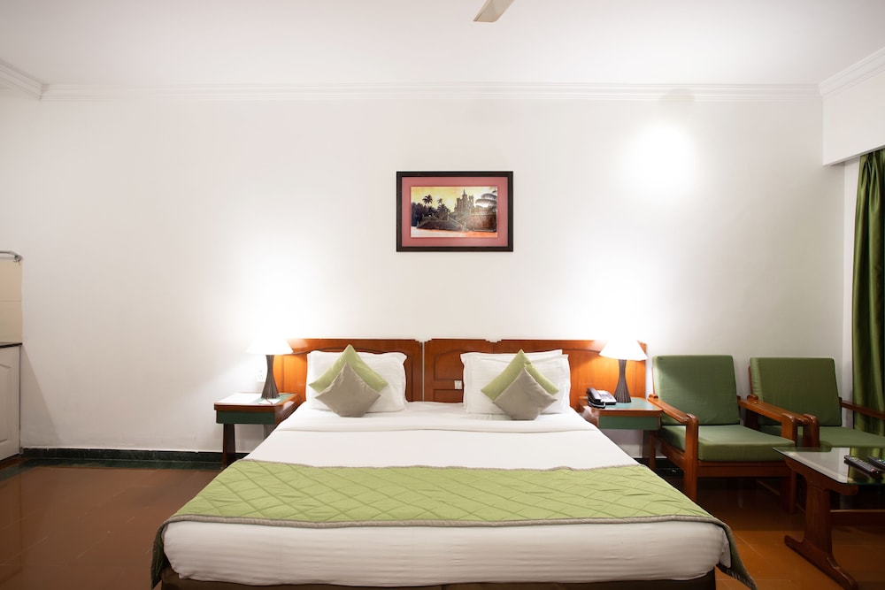 Resort Lagoa Azul — Hotel rooms in Arpora, Goa