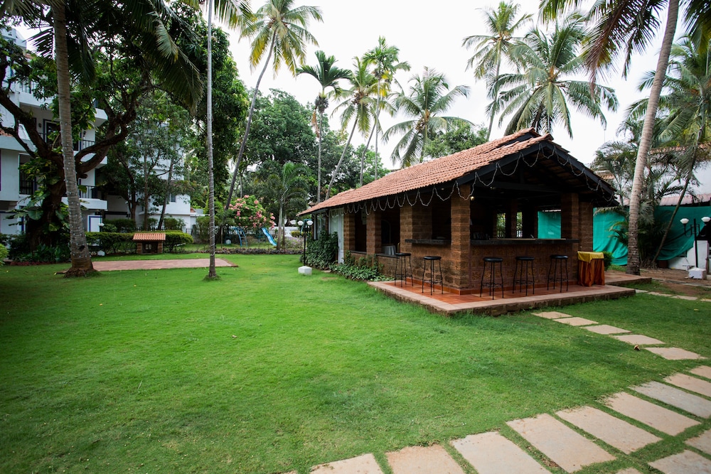 Resort Lagoa Azul — Restaurant & bars in Arpora, Goa