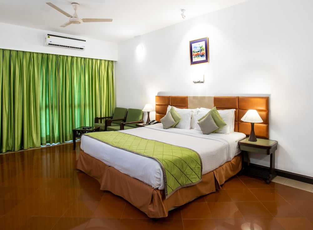 Resort Lagoa Azul — Hotel rooms in Arpora, Goa