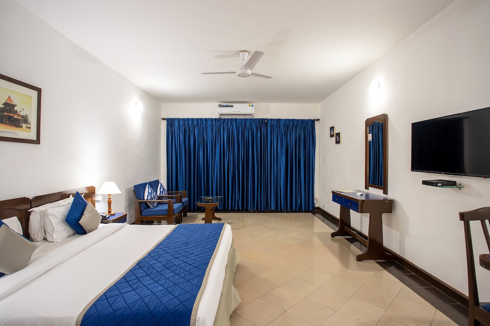 Resort Lagoa Azul — Hotel rooms in Arpora, Goa