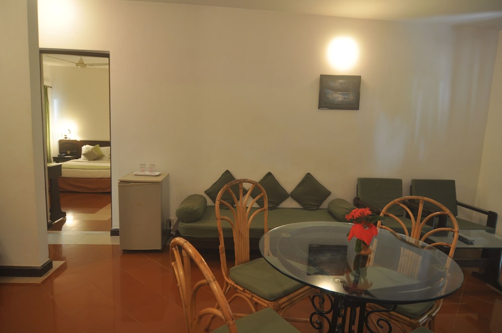Resort Lagoa Azul — Hotel rooms in Arpora, Goa