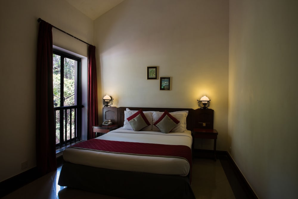 Resort Lagoa Azul — Hotel rooms in Arpora, Goa