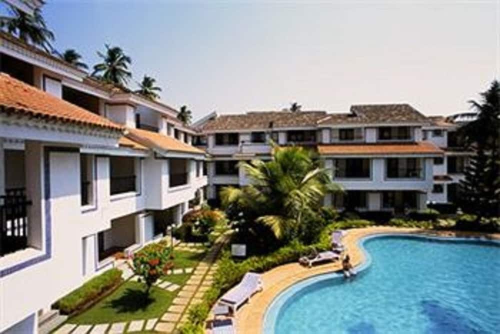 Resort Lagoa Azul — Main photo in Arpora, Goa
