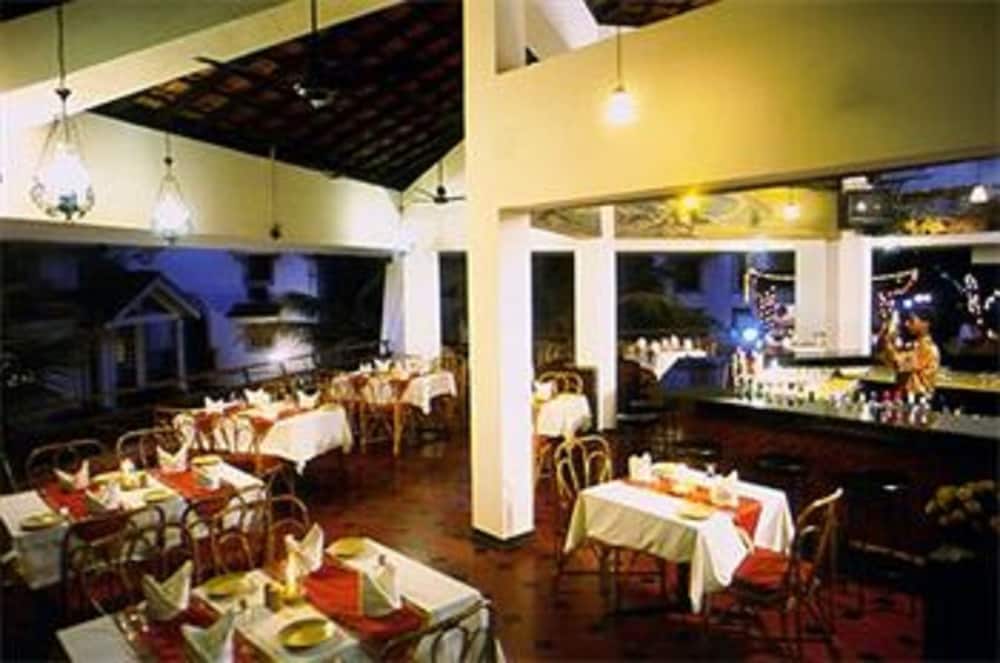 Resort Lagoa Azul — Restaurant & bars in Arpora, Goa
