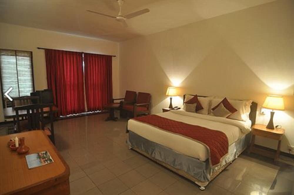 Resort Lagoa Azul — Hotel rooms in Arpora, Goa