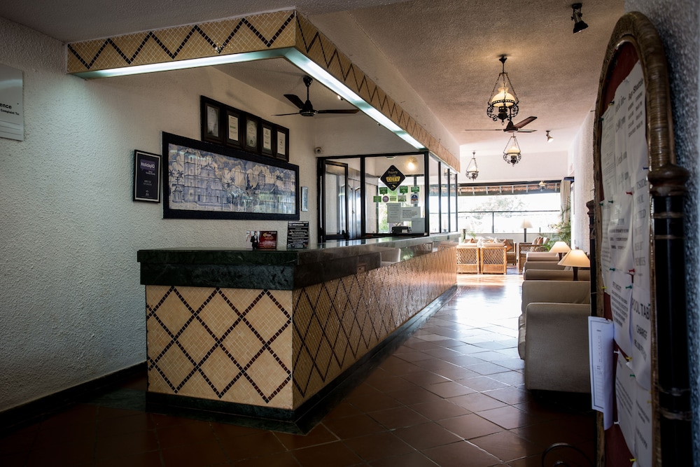 Resort Lagoa Azul — Restaurant & bars in Arpora, Goa