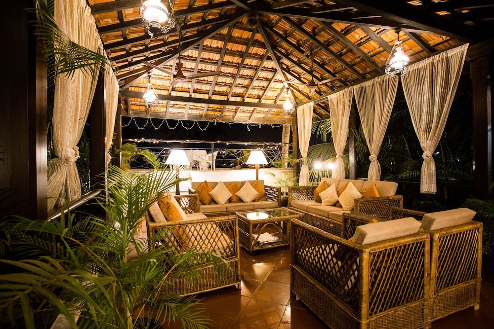 Resort Lagoa Azul — Restaurant & bars in Arpora, Goa
