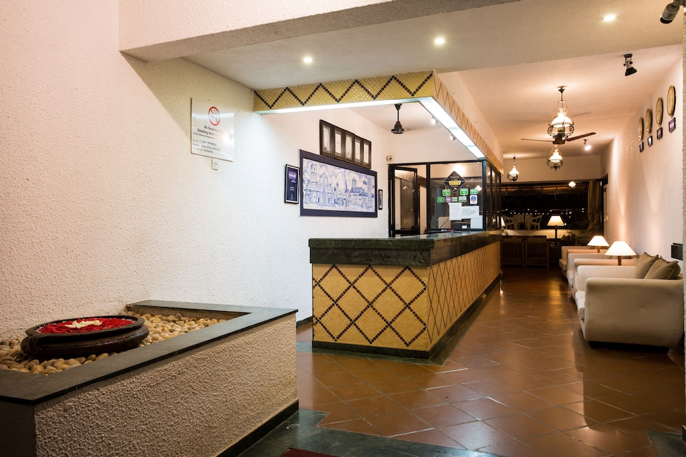 Resort Lagoa Azul — Hotel building in Arpora, Goa