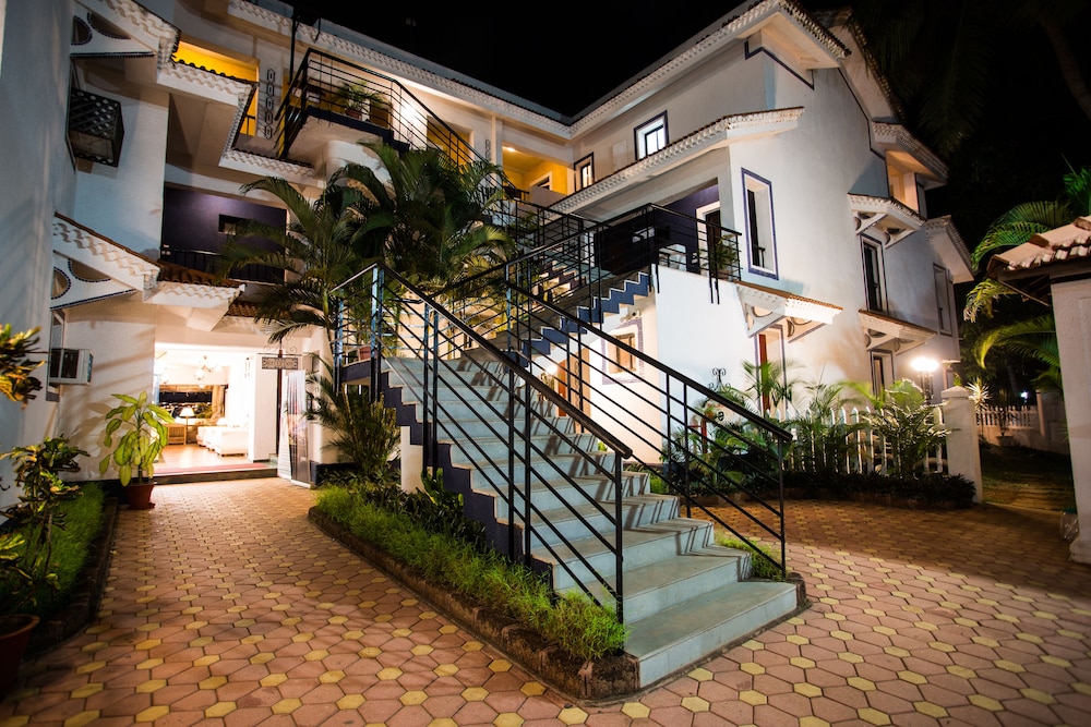 Resort Lagoa Azul — Hotel building in Arpora, Goa