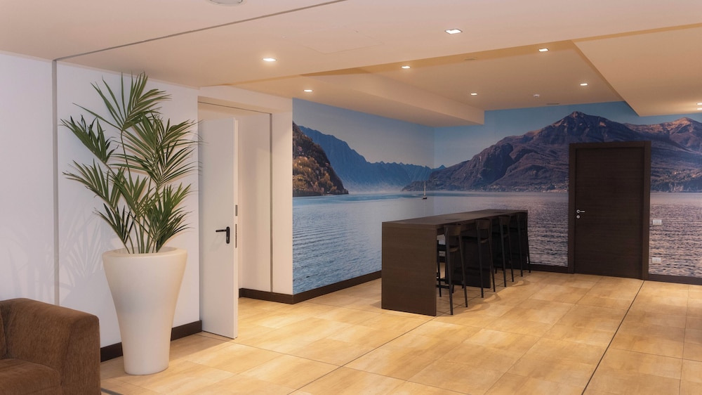 Hotel Cruise — Restaurant & bars in Montano Lucino, Lombardy