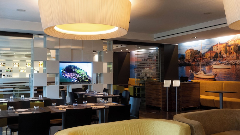 Hotel Cruise — Restaurant & bars in Montano Lucino, Lombardy