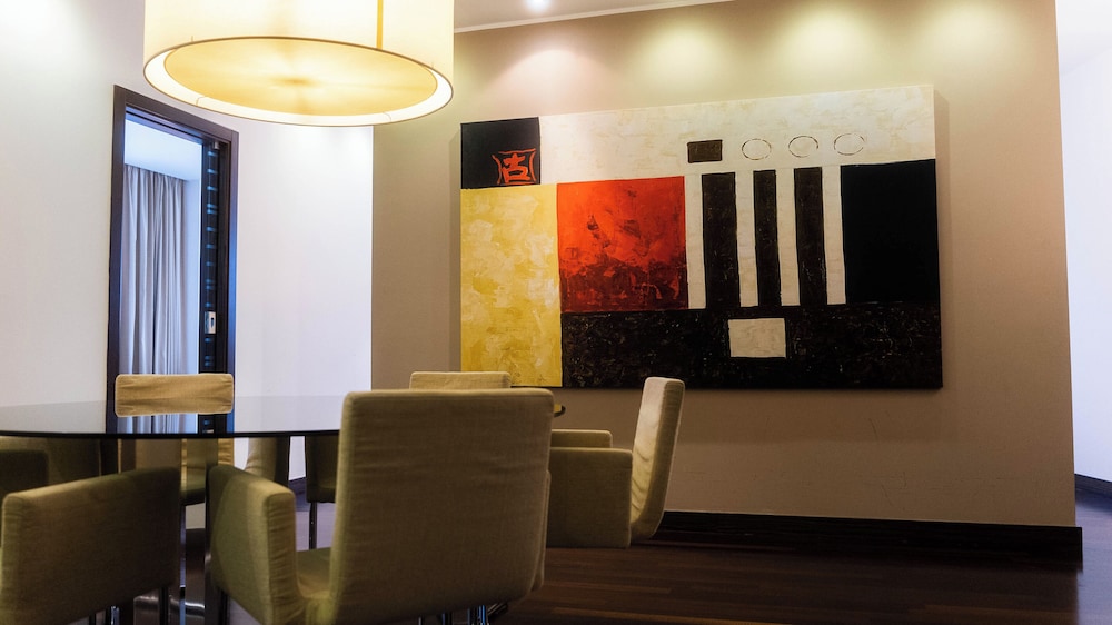 Hotel Cruise — Restaurant & bars in Montano Lucino, Lombardy