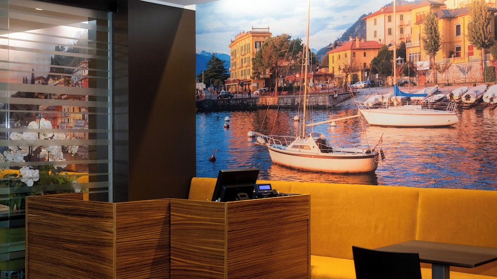 Hotel Cruise — Restaurant & bars in Montano Lucino, Lombardy