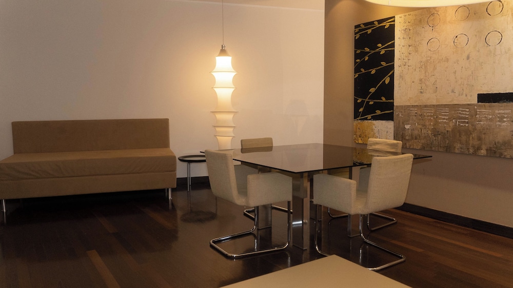 Hotel Cruise — Restaurant & bars in Montano Lucino, Lombardy