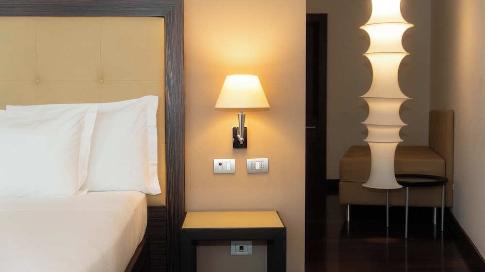 Hotel Cruise — Hotel rooms in Montano Lucino, Lombardy