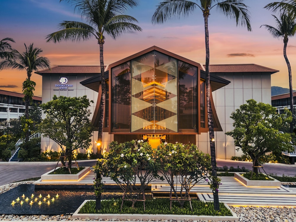 DoubleTree by Hilton Phuket Banthai Resort — Hotel building in Patong Beach, Phuket Province