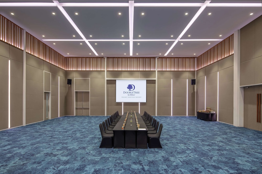 DoubleTree by Hilton Phuket Banthai Resort — Hotel building in Patong Beach, Phuket Province