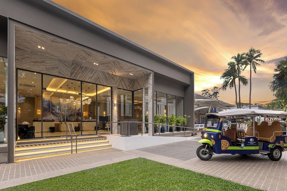 DoubleTree by Hilton Phuket Banthai Resort — Hotel building in Patong Beach, Phuket Province
