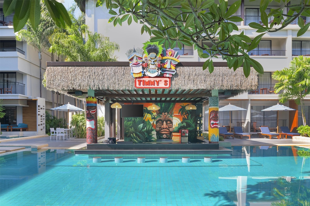 DoubleTree by Hilton Phuket Banthai Resort — Restaurant & bars in Patong Beach, Phuket Province