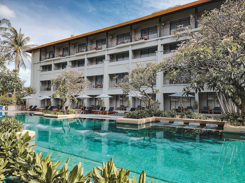 DoubleTree by Hilton Phuket Banthai Resort — Swimming pool in Patong Beach, Phuket Province