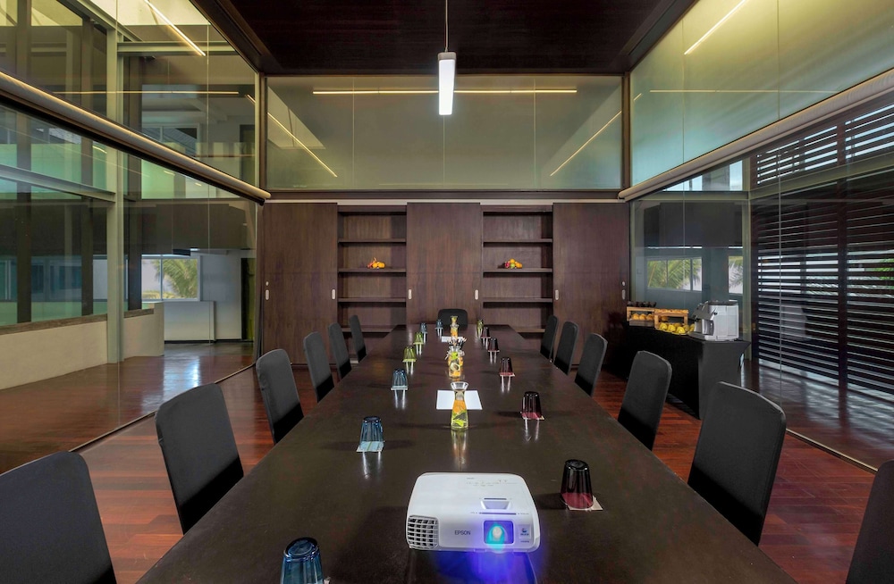 DoubleTree by Hilton Phuket Banthai Resort — Hotel building in Patong Beach, Phuket Province