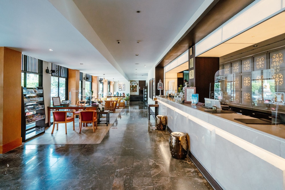 Sawaddi Patong Resort & Spa by Tolani — Restaurant & bars in Patong Beach, Phuket Province