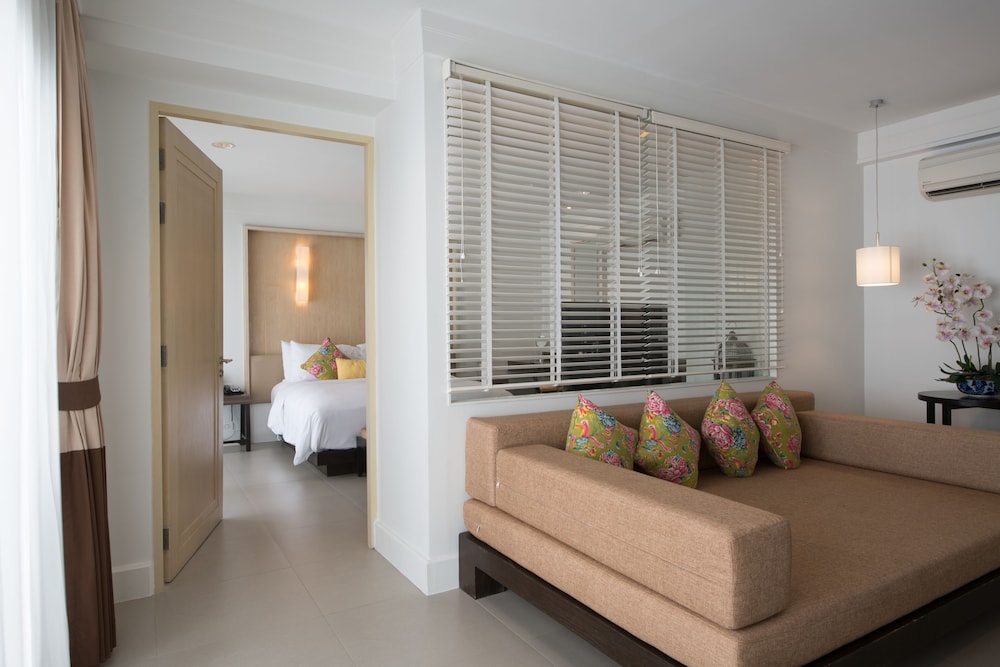 Sawaddi Patong Resort & Spa by Tolani — Hotel rooms in Patong Beach, Phuket Province